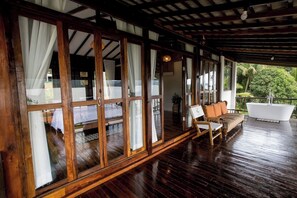 Deluxe Villa 5, Ocean View | Living area - Baan Lhong View Lay  (Sawi)