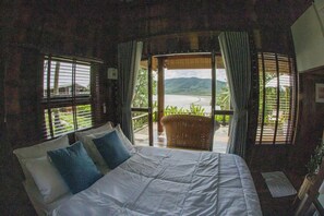 Deluxe Villa 1, Ocean View | Escritorio y wifi gratis 