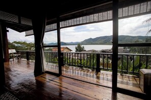 Deluxe Villa 2, Ocean View | Θέα από το μπαλκόνι