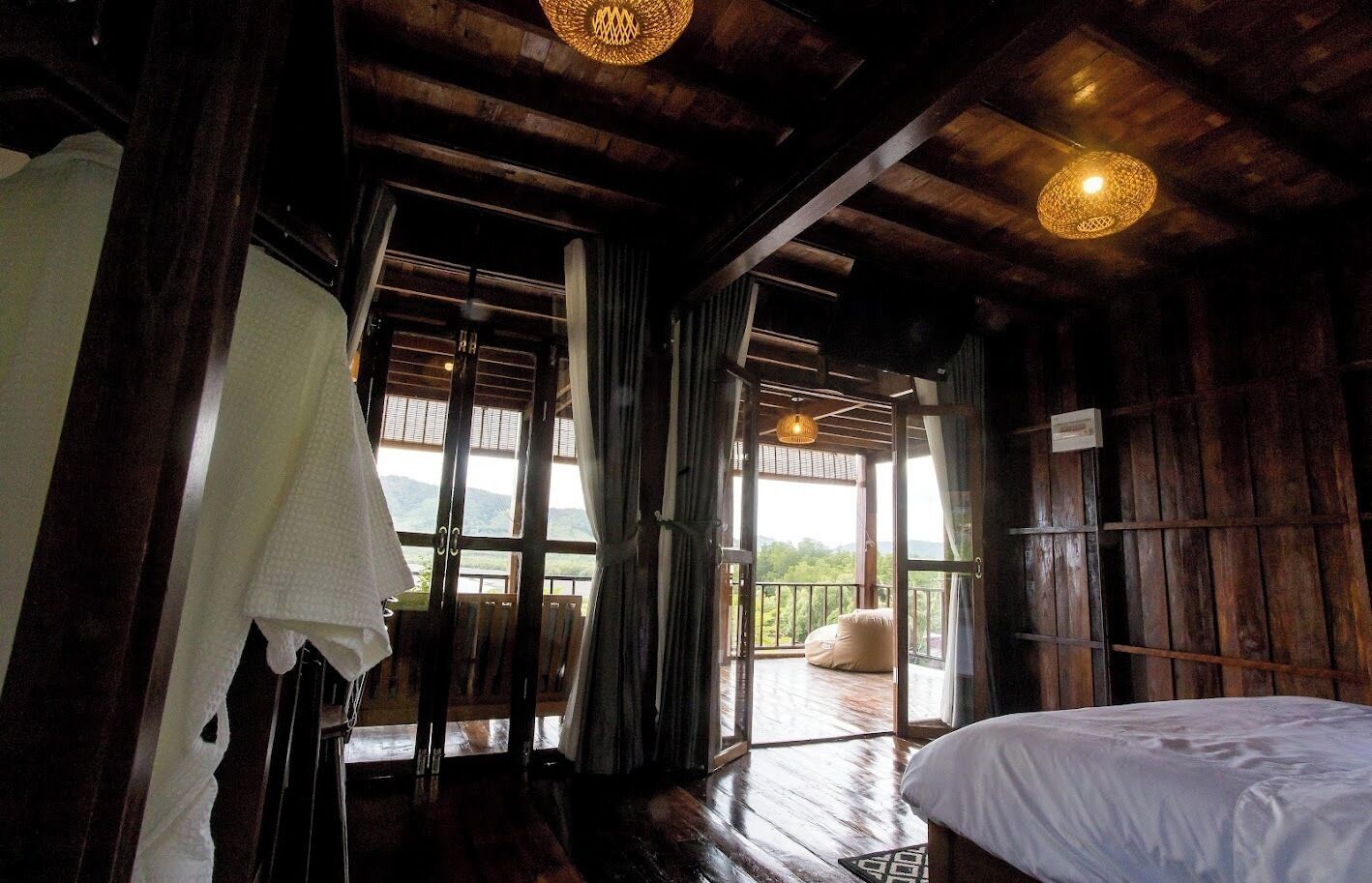 Deluxe Villa 4, Ocean View | Living area