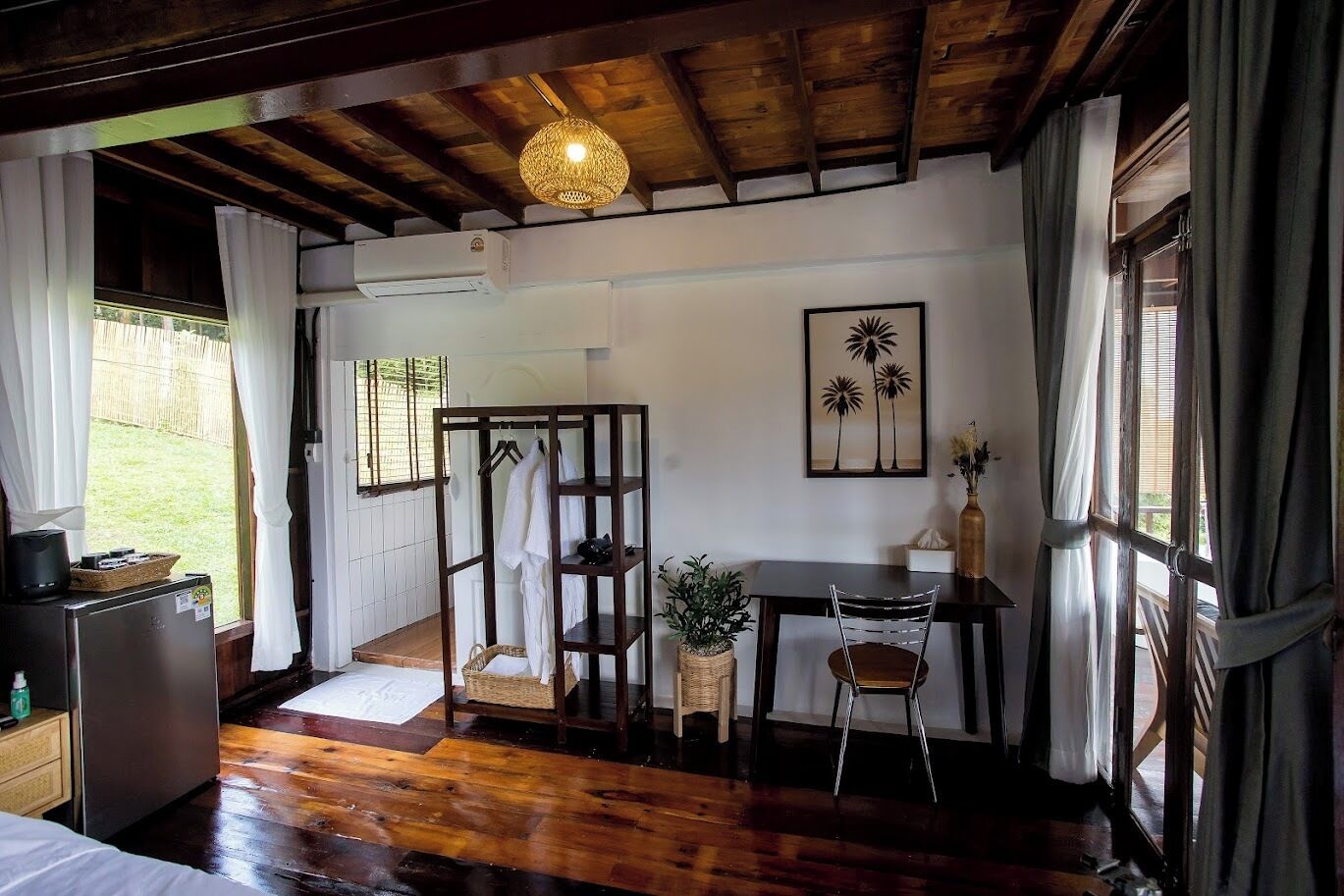 Deluxe Villa 4, Ocean View | Escritorio y wifi gratis 