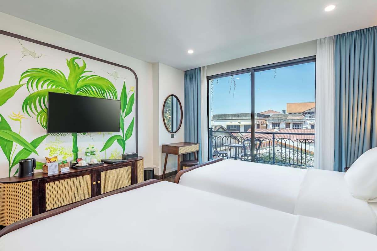 Caja de seguridad en la habitación y escritorio