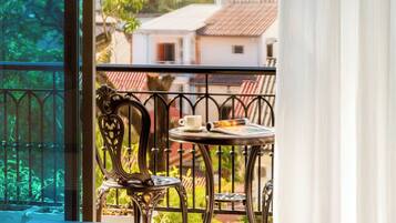 Premier-rum - utsikt mot poolen | Terrass/Patio