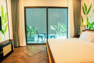 Caja de seguridad en la habitación y escritorio 