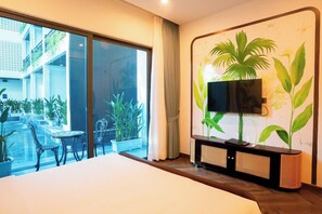 In-room safe, desk, laptop workspace, soundproofing