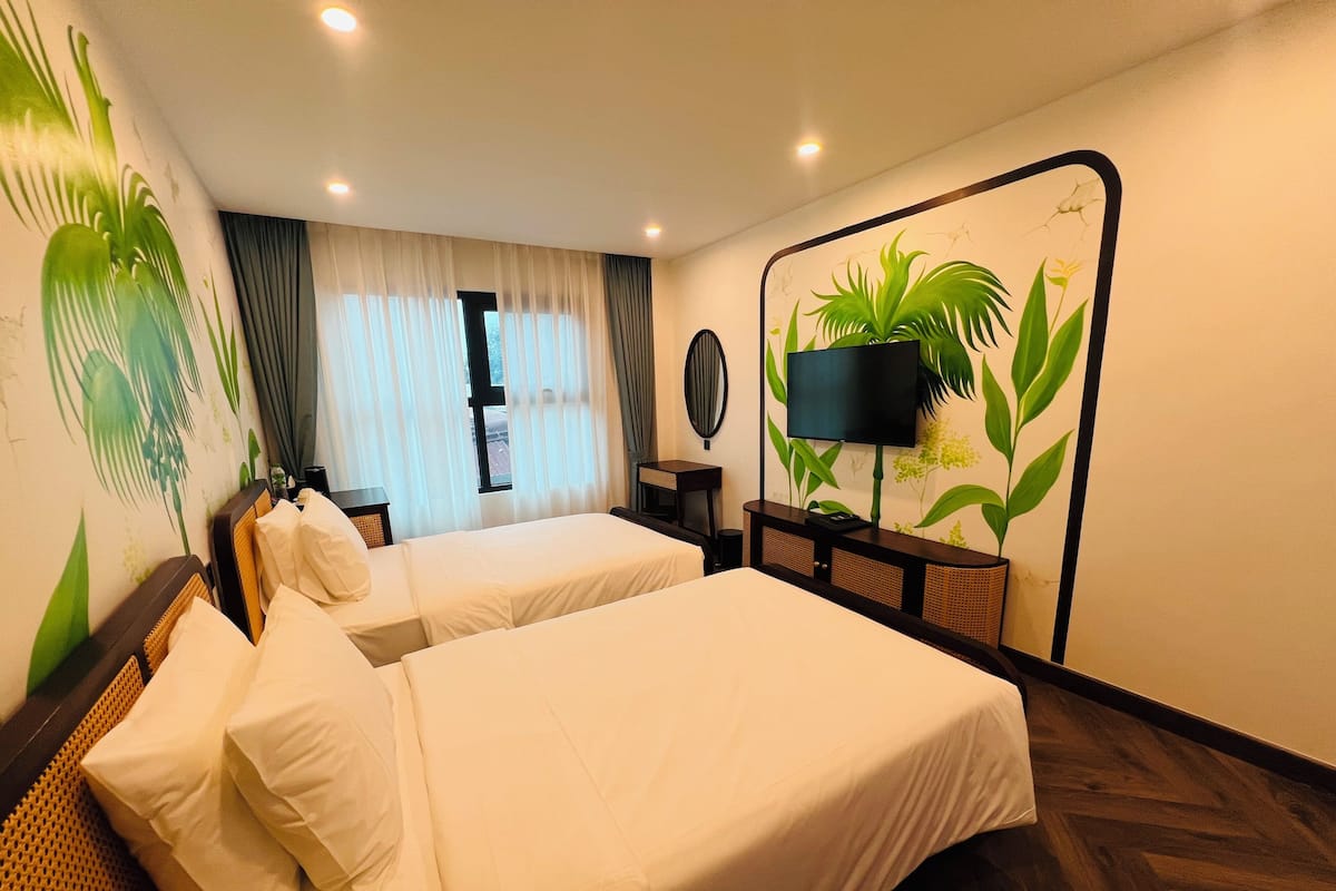 Caja de seguridad en la habitación y escritorio