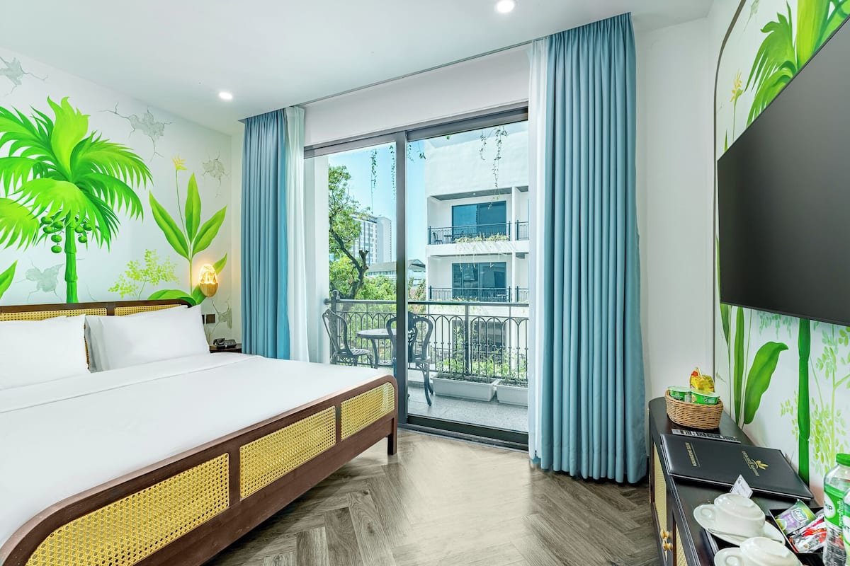 Caja de seguridad en la habitación y escritorio