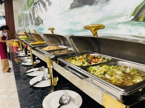 Free daily buffet breakfast - The Green Hotel Vientiane (Vientiane)