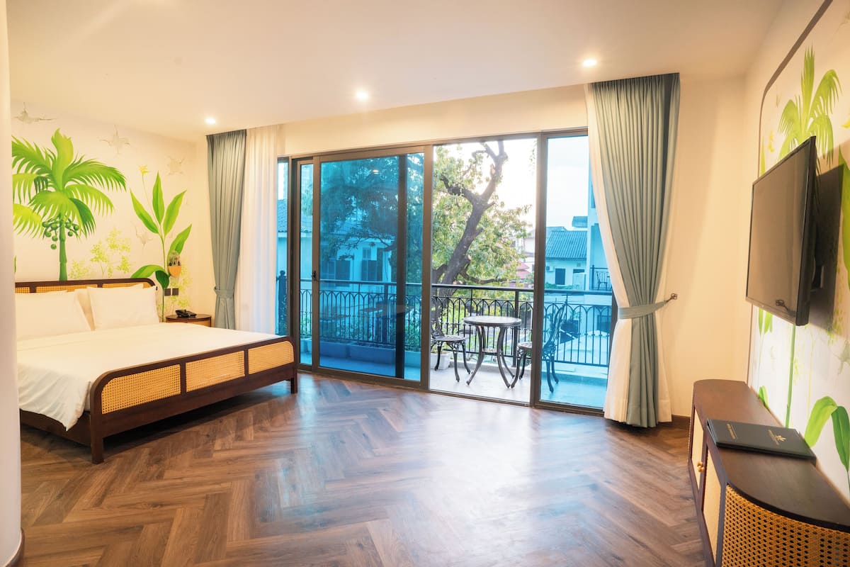 Caja de seguridad en la habitación y escritorio