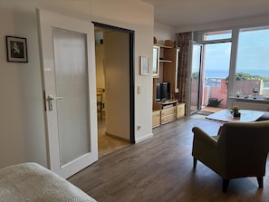 Interior - Fantastic view over the Baltic Sea as far as the horizon! (Dahme)