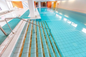 Indoor pool, a heated pool - Fantastic view over the Baltic Sea as far as the horizon! (Dahme)