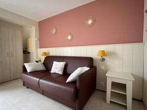 Fernseher, Tischtennisplatte