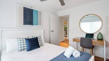 Iron/ironing board, free WiFi, bed sheets