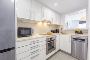 Fridge, microwave, oven, stovetop - Resort de lujo | Vistas al mar | Confort y relax (Mojácar)