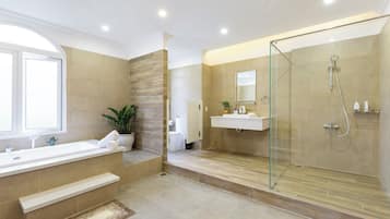 Villa, Stadtblick | Badezimmer | Bidet