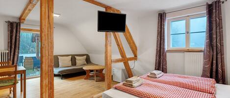 Iron/ironing board, WiFi, bed sheets