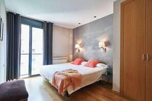 2 slaapkamers, een strijkplank/strijkijzer, wifi, beddengoed