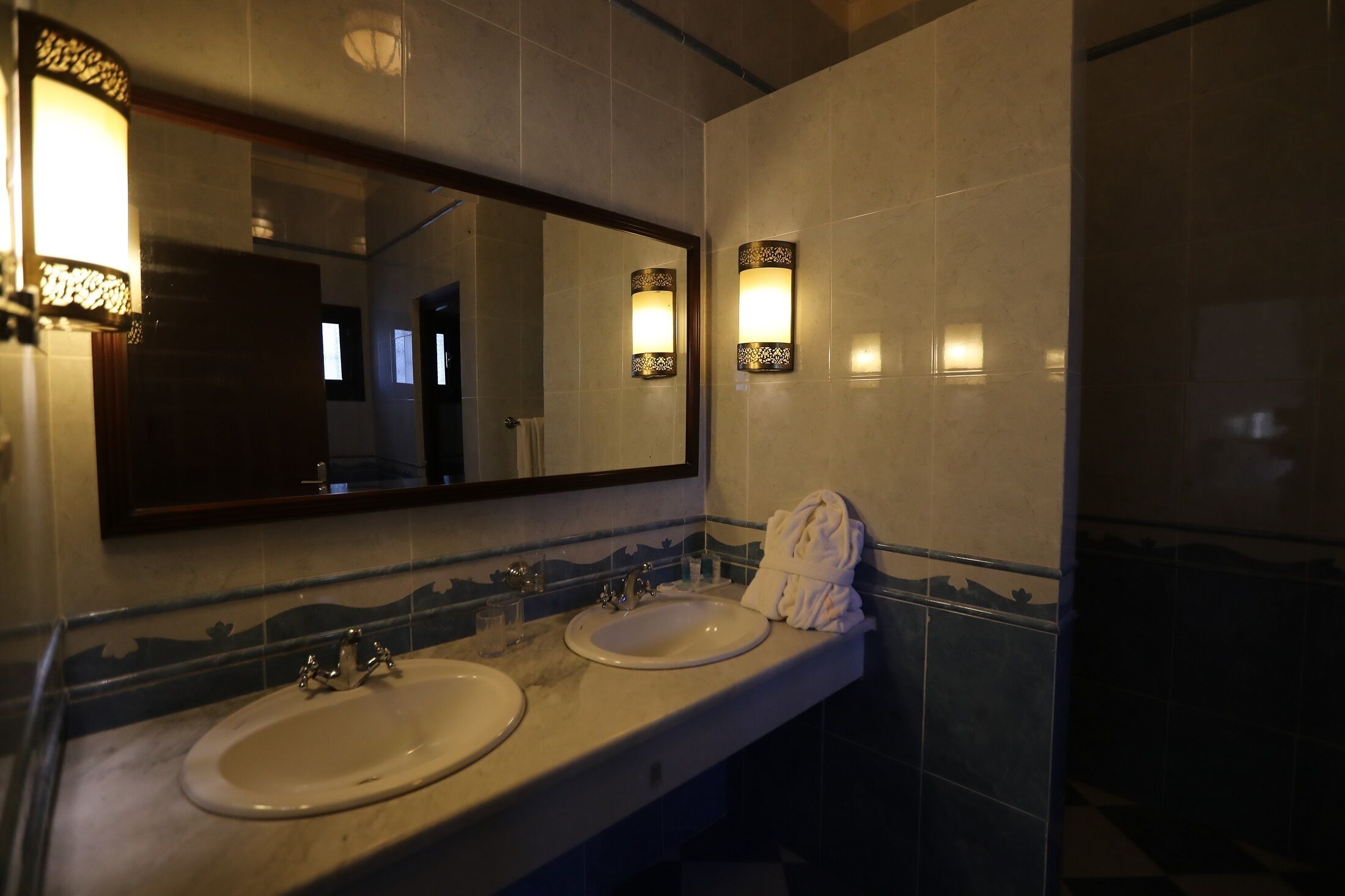 Deluxe Twin Room | Bathroom