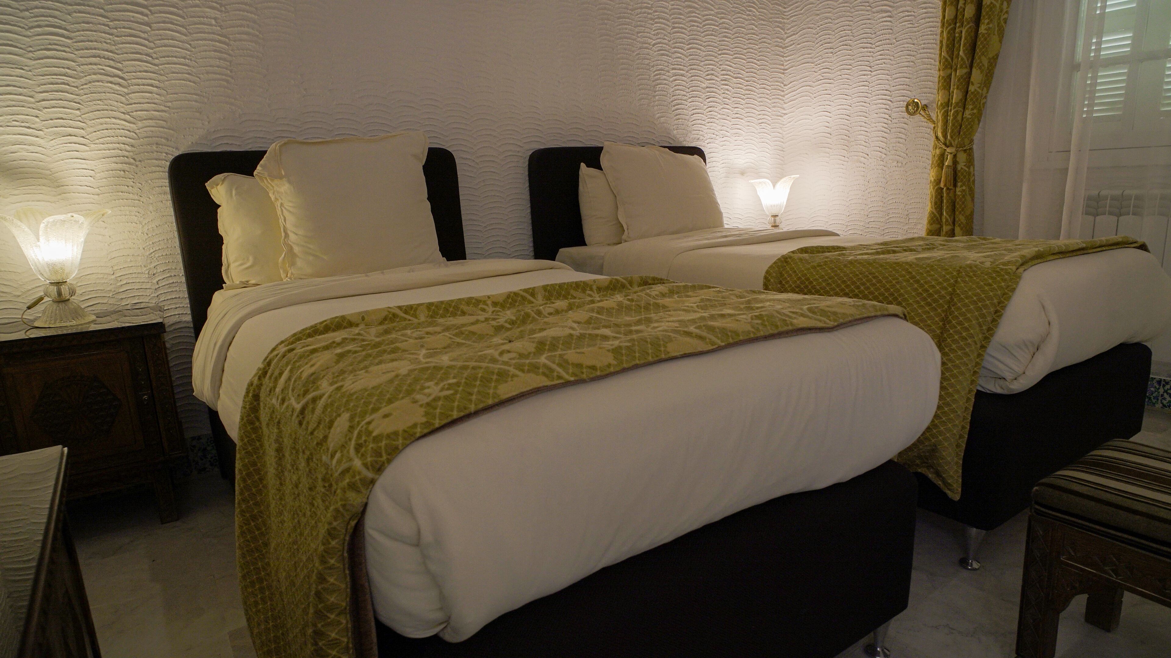 Deluxe Twin Room | Bathroom