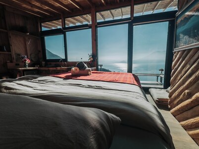 Moon Glow Cabin - Floating Above Lake Atitlán