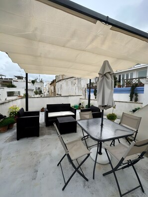 Outdoor dining - Apartment 'Gabriele  Salento' with Private Terrace, Wi-Fi and Air Conditioning (Gallipoli)