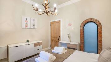 2 slaapkamers, een strijkplank/strijkijzer, wifi, beddengoed