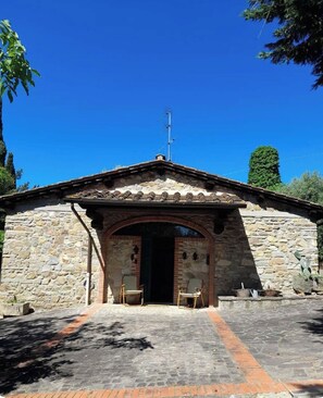 Exterior - Cozy barn in the green 5 km to Florence Italy (Fiesole)