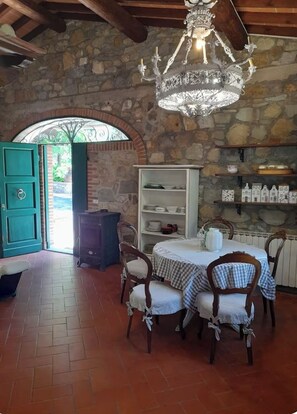 Dining - Cozy barn in the green 5 km to Florence Italy (Fiesole)