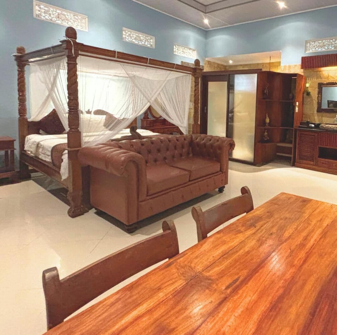 Caja de seguridad en la habitación, escritorio y cortinas blackout 