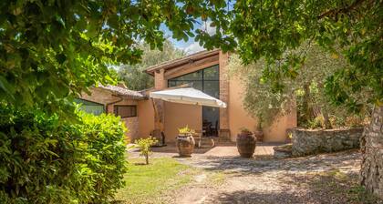 Villa Capannina with Private Pool, Wi-Fi and Air Conditioning