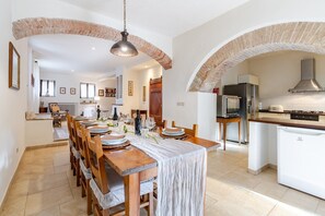 Dining - Villa Torre Among the Hills of Siena (Vico dʼArbia)