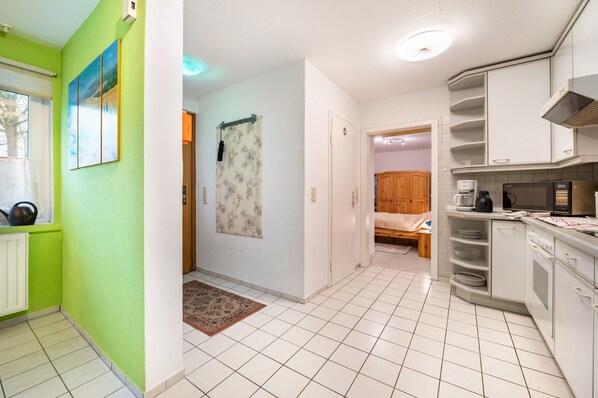 Fridge, microwave, oven, stovetop - Apartment 'Home 11' with Wi-Fi and Air Conditioning (Hemslingen)