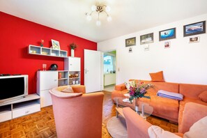 Stereo - Apartment 'Home 11' with Wi-Fi and Air Conditioning (Hemslingen)