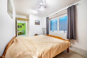 Iron/ironing board, WiFi, bed sheets - Apartment 'Home 11' with Wi-Fi and Air Conditioning (Hemslingen)