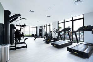 Fitness facility - Modern Studio in Azizi Riviera 46 w/ Pool & Gym (Dubai)