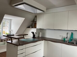 雪櫃、焗爐、爐具、洗碗機