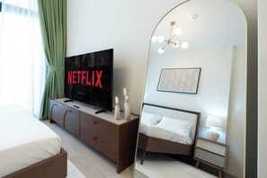Deluxe Studio, Balcony - Modern Studio in Azizi Riviera 46  (Dubai)
