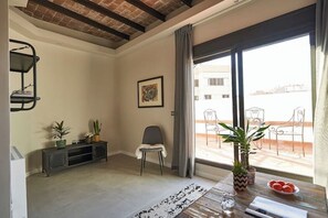 Interior - 1-BR flat with terrace -Eixample (Barcelona)