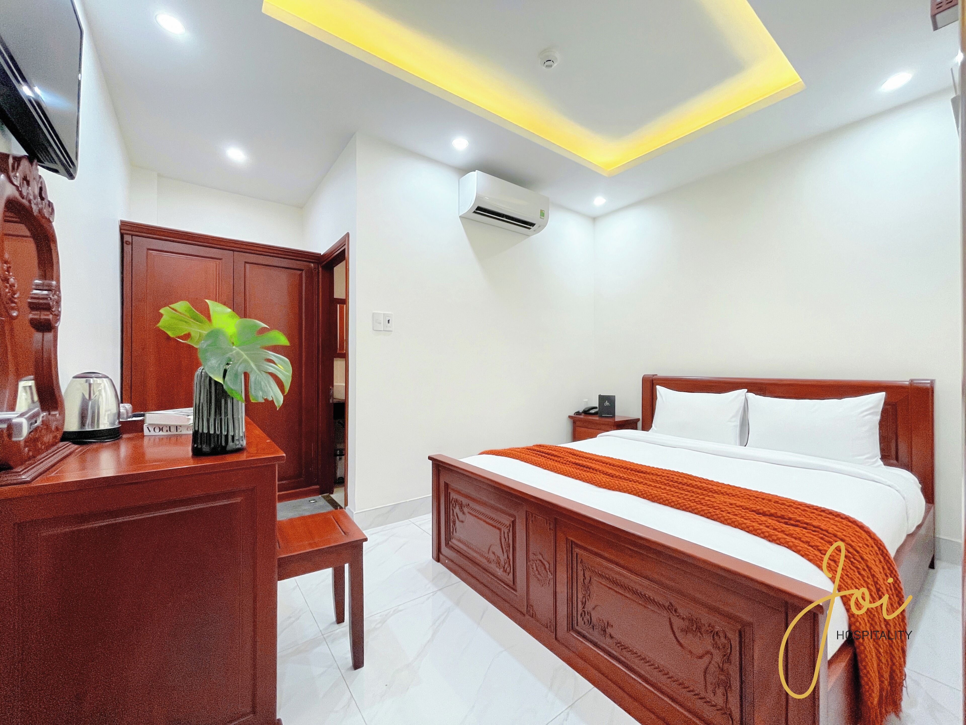 Standard Room | Laptop workspace, blackout drapes, iron/ironing board, free WiFi