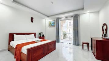 Deluxe Double Room, Balcony | Laptop workspace, blackout curtains, iron/ironing board, free WiFi
