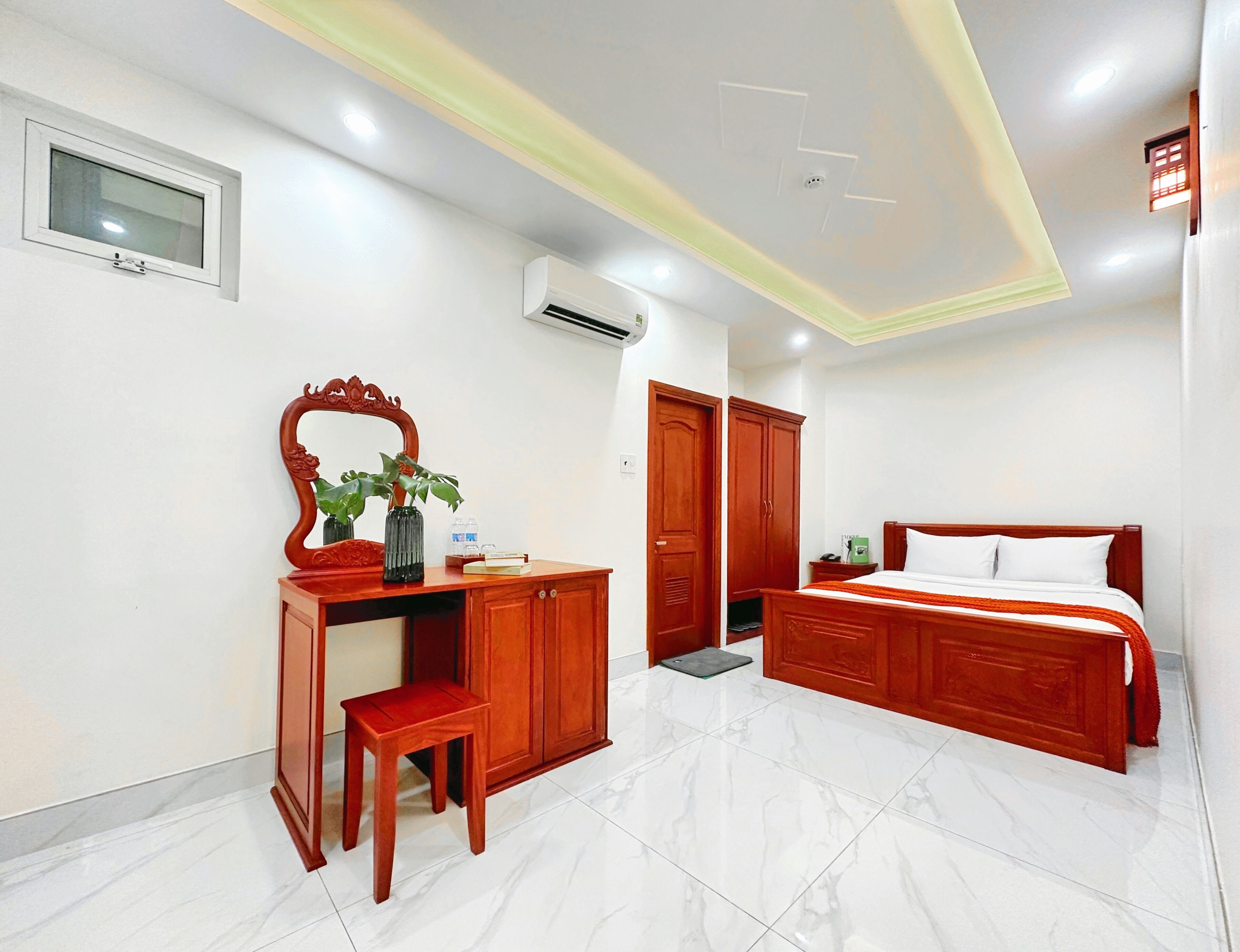 Superior Double Room | Laptop workspace, blackout drapes, iron/ironing board, free WiFi