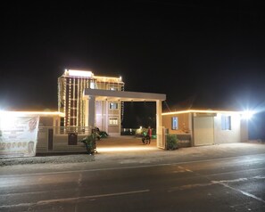 Exterior - Hotel Devanshri Rooms & Restaurant (Pen)