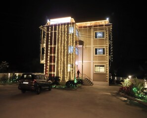 Exterior - Hotel Devanshri Rooms & Restaurant (Pen)