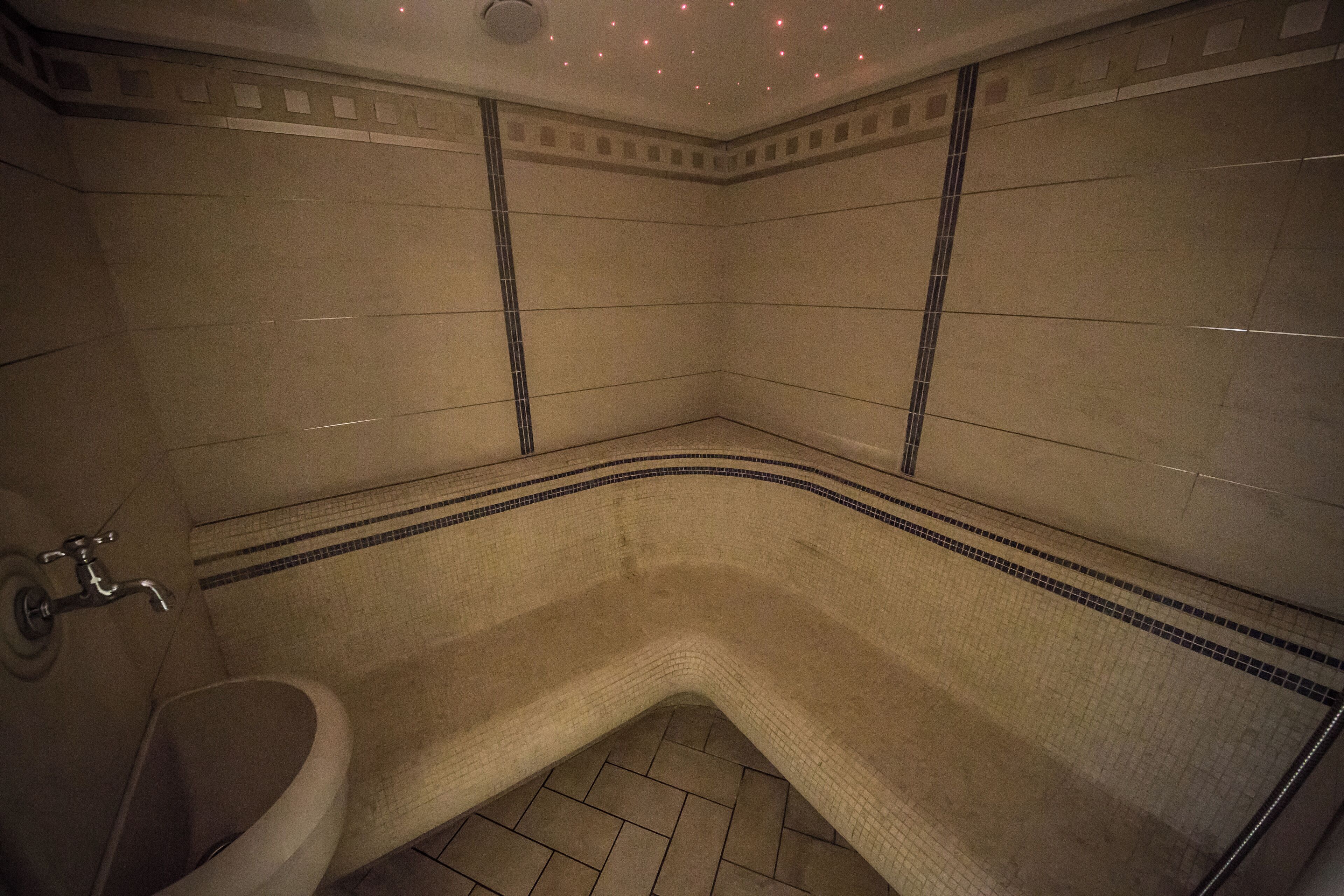 桑拿、热水浴缸