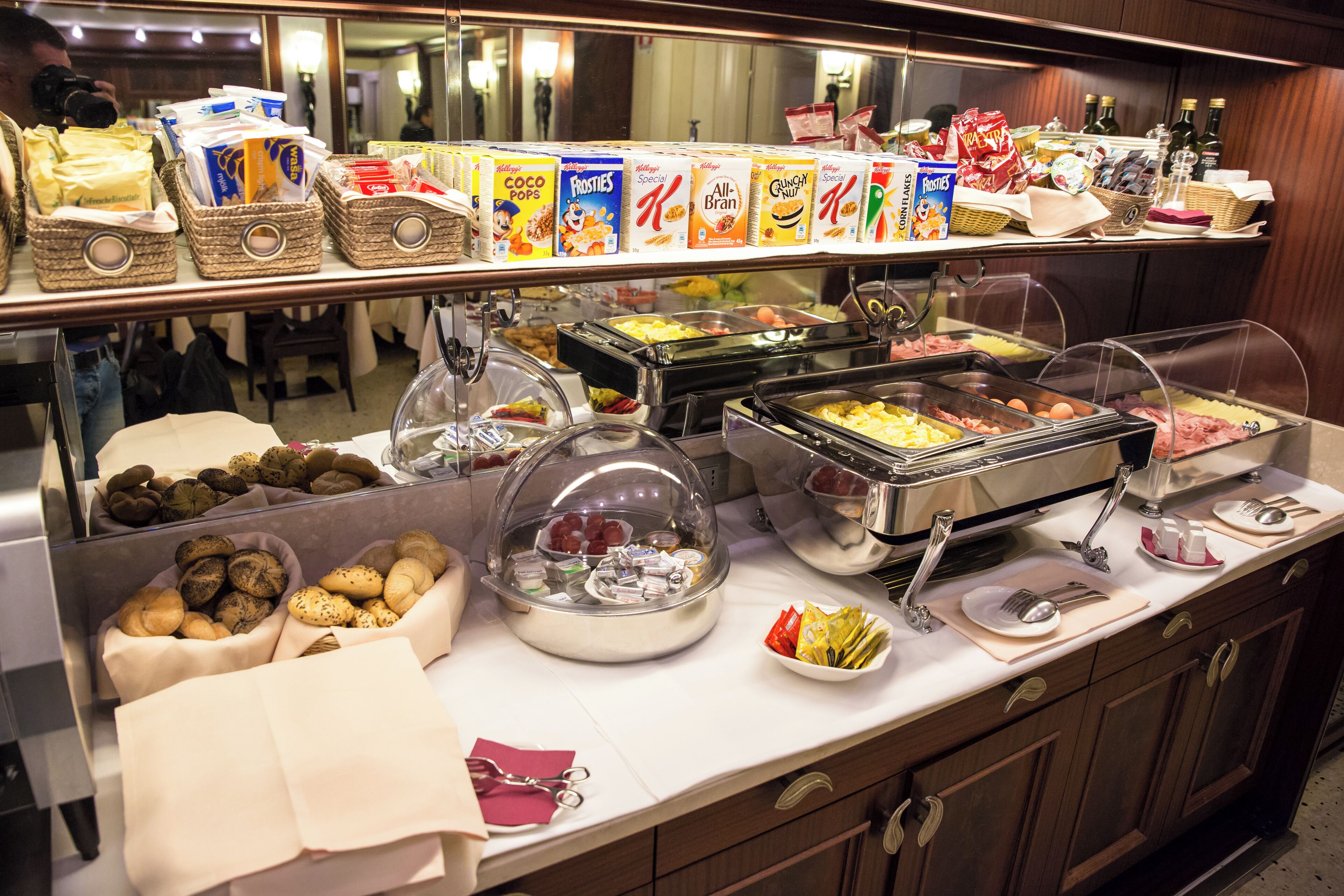 Daily buffet breakfast (EUR 14 per person)