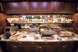 Daily buffet breakfast for a fee - Residence Victoria (Trieste)