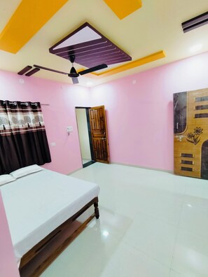 Deluxe Single Room | Desk, laptop workspace - Tirupati Yatri Nivas (Aundha Nagnath)