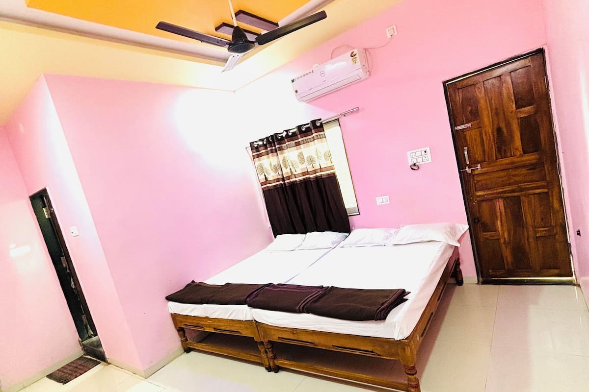 Deluxe Double Room, Balcony, Mountain View | Desk, laptop workspace