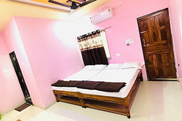 Escritorio y espacio para trabajar con laptop