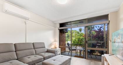 Ground floor quiet garden balcony heated pool @223